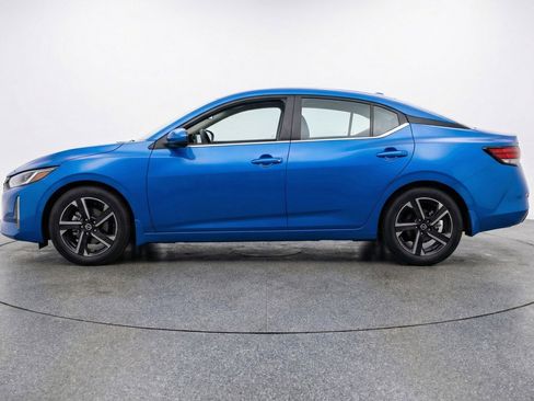 Used 2025 Nissan Sentra SV FWD image 5