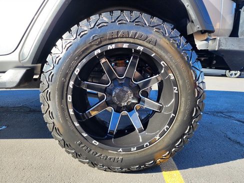 Used 2020 Jeep Wrangler Unlimited Sport image 21