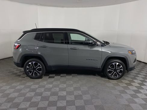 Used 2022 Jeep Compass Limited AWD/4WD image 4
