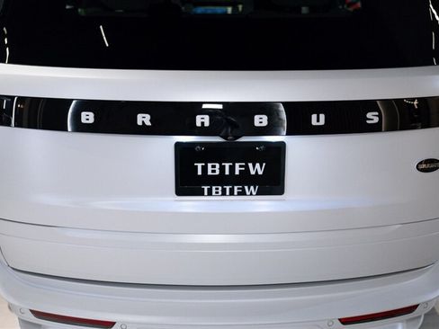 Used 2025 Land Rover Range Rover SV AWD/4WD image 22