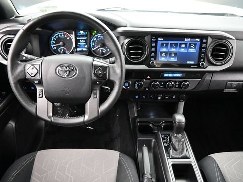 Used 2023 Toyota Tacoma TRD Sport w/ Technology Package AWD/4WD image 5