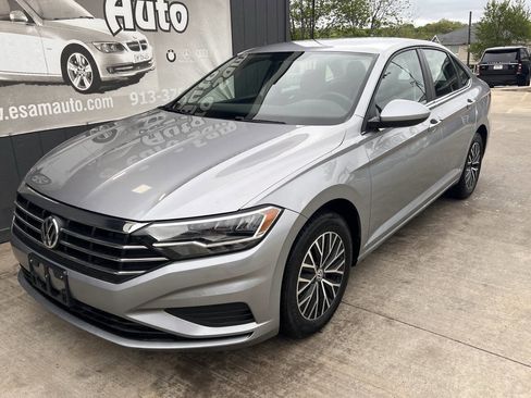 Used 2021 Volkswagen Jetta R-Line FWD image 2