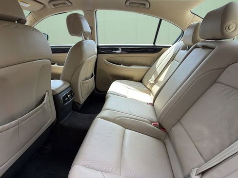 Used 2011 Hyundai Genesis 3.8 RWD image 22