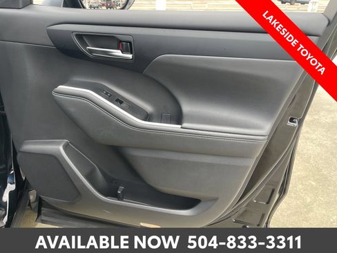 Certified 2024 Toyota Highlander XSE FWD image 19