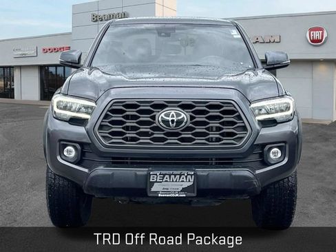 Used 2021 Toyota Tacoma TRD Off-Road w/ Technology Package AWD/4WD image 2