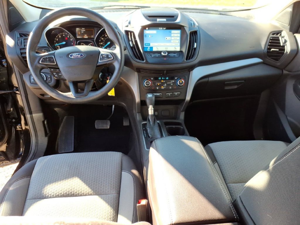 Used 2017 Ford Escape SE w/ Equipment Group 201A FWD image 12