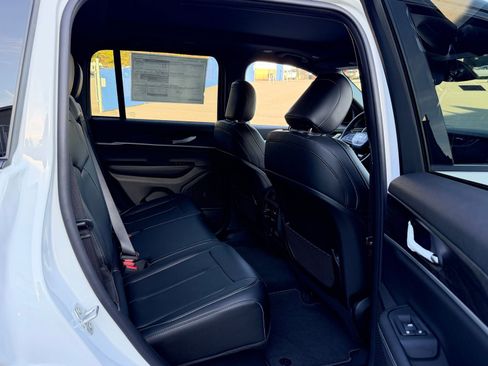 New 2025 Jeep Grand Cherokee Limited AWD/4WD image 20
