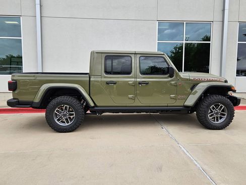 New 2026 Jeep Gladiator Mojave image 2