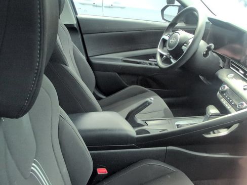 Used 2024 Hyundai Elantra SEL FWD image 14