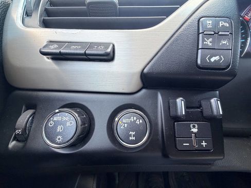 Used 2019 GMC Yukon XL Denali w/ Denali Ultimate Package AWD/4WD image 15