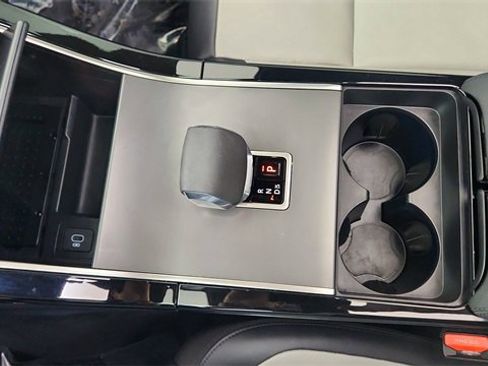 Used 2024 Land Rover Range Rover Velar Dynamic SE image 53