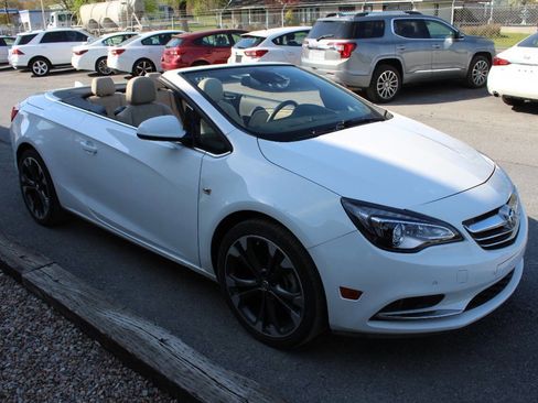 Used 2017 Buick Cascada Premium image 7