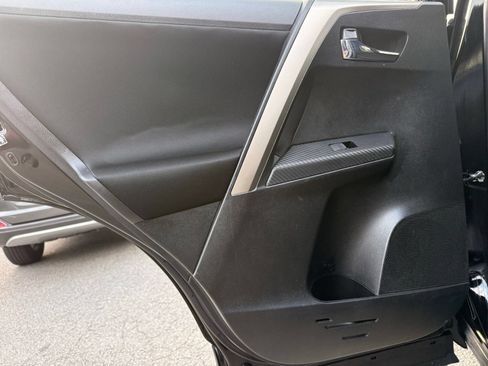 Used 2015 Toyota RAV4 XLE AWD/4WD image 23