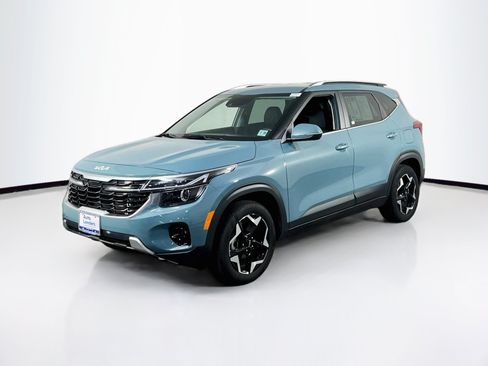 Used 2025 Kia Seltos EX AWD/4WD image 1