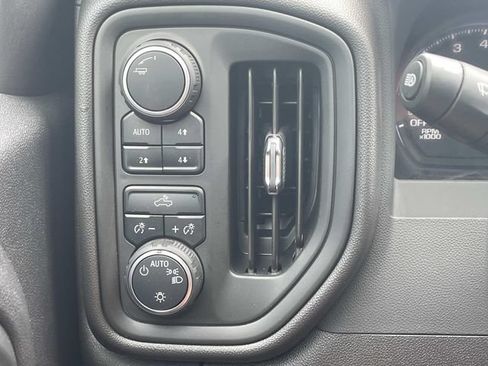 Used 2025 Chevrolet Silverado 1500 Custom Trail Boss AWD/4WD image 20