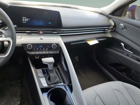 Used 2025 Hyundai Elantra Limited image 28