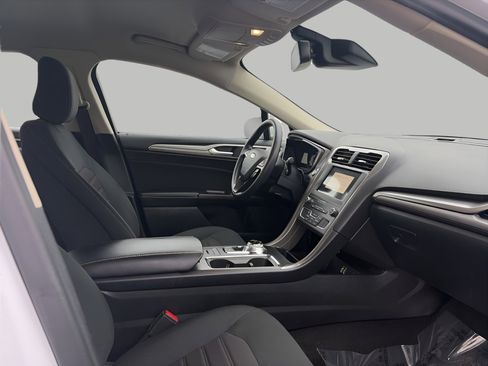 Certified 2020 Ford Fusion SE image 9