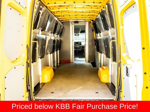 Used 2021 Mercedes-Benz Sprinter 2500 image 17