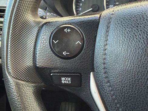 Used 2015 Toyota Corolla L image 17