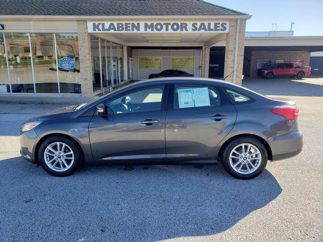 Used 2016 Ford Focus SE FWD image 2