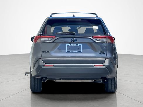 Certified 2021 Toyota RAV4 XLE w/ Convenience Package AWD/4WD image 4