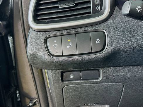 Used 2017 Kia Sorento LX w/ LX V6 Convenience Package image 23