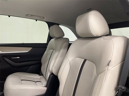 Certified 2025 MAZDA CX-90 3.3 Turbo w/ Preferred Package image 18