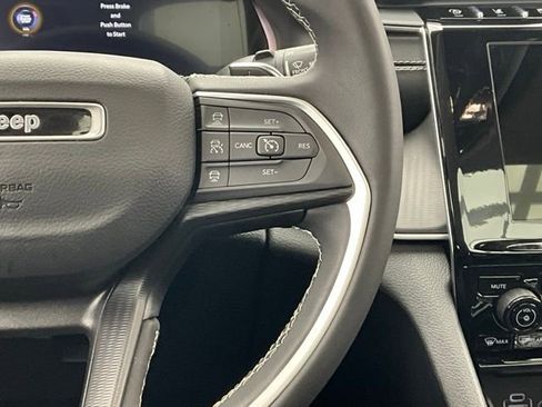 Used 2024 Jeep Grand Cherokee L Laredo image 20