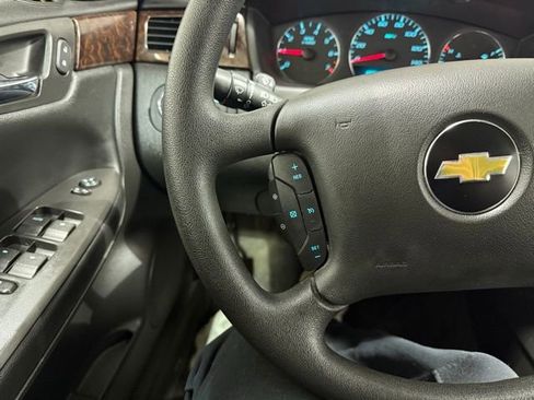 Used 2016 Chevrolet Impala LT image 12