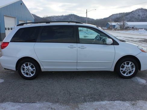 Used 2006 Toyota Sienna XLE image 5