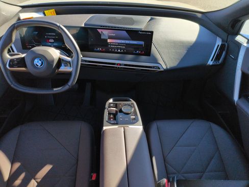 Certified 2024 BMW iX xDrive50 image 28