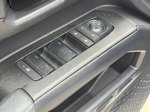 Used 2025 Toyota 4Runner SR5 AWD/4WD image 19