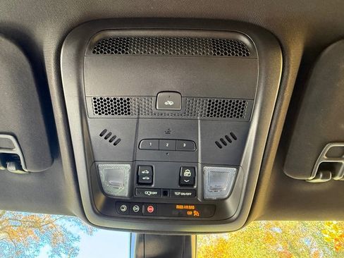 Used 2025 Cadillac XT5 Premium Luxury image 28