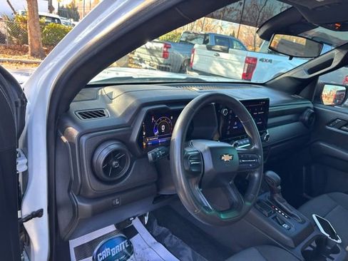 Used 2023 Chevrolet Colorado W/T image 14