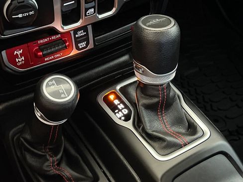 Used 2020 Jeep Gladiator Rubicon AWD/4WD image 26