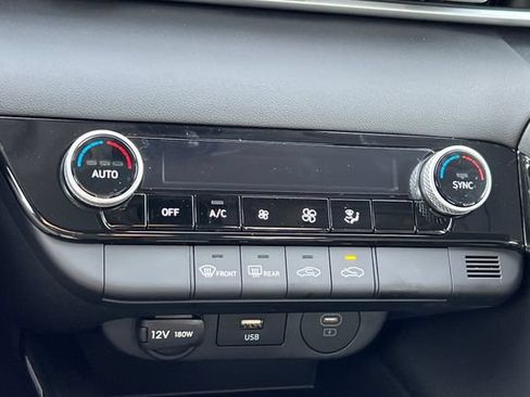 New 2026 Hyundai Elantra Hybrid FWD image 18