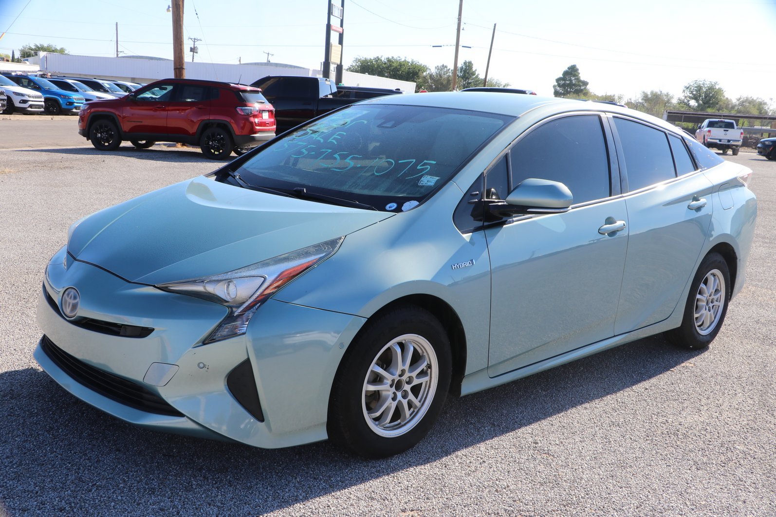 Used 2018 Toyota Prius Three FWD image 3
