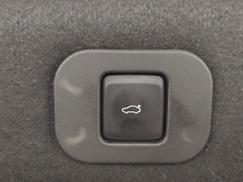 Used 2020 Lincoln Continental AWD w/ Premium Package image 21