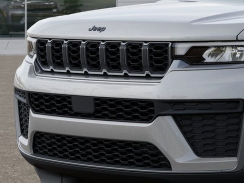 New 2026 Jeep Grand Cherokee Altitude AWD/4WD image 12