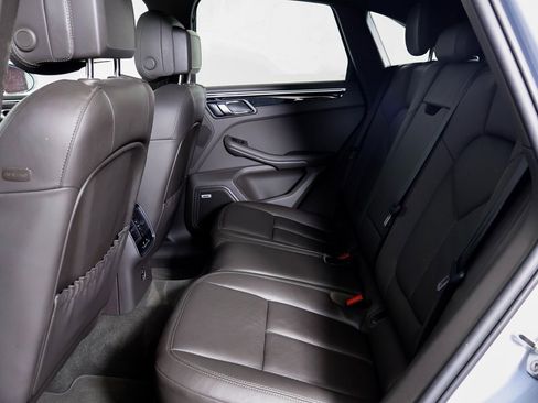 Certified 2023 Porsche Macan S w/ Premium Package Plus image 9