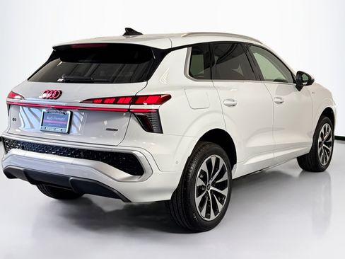 New 2026 Audi Q3 quattro 2.0T AWD/4WD image 5
