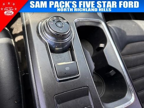 Used 2018 Ford Fusion SE w/ Equipment Group 201A FWD image 9