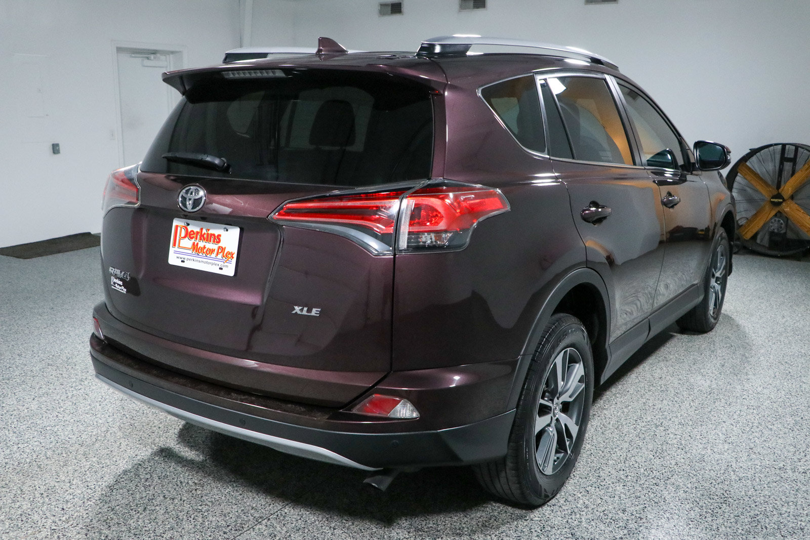 Used 2017 Toyota RAV4 XLE FWD image 7