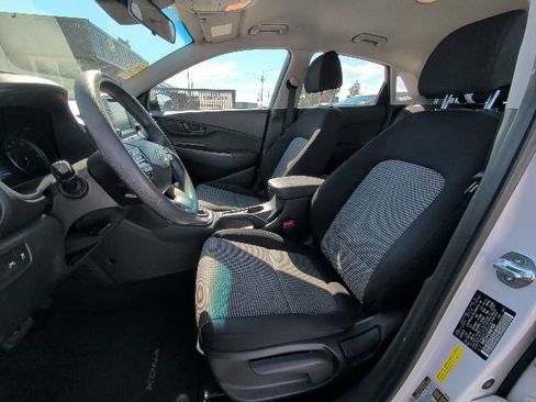 Used 2021 Hyundai Kona SE w/ Cargo Package FWD image 4