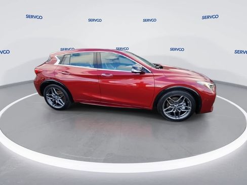 Used 2017 INFINITI QX30 Sport image 9