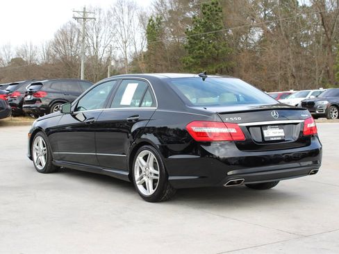 Used 2011 Mercedes-Benz E 550 4MATIC Sedan image 5