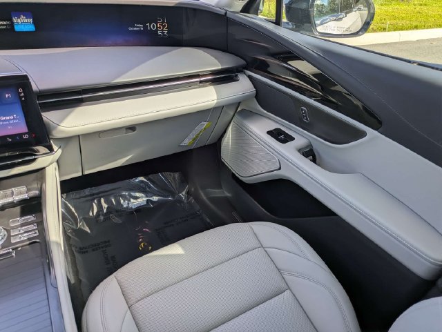 New 2026 Lincoln Nautilus Premier w/ Jet Appearance Package AWD/4WD image 17