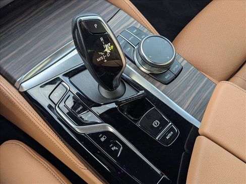 Used 2023 BMW 530e 530e w/ M Sport Package image 12