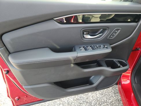 New 2025 Honda Pilot Touring image 8