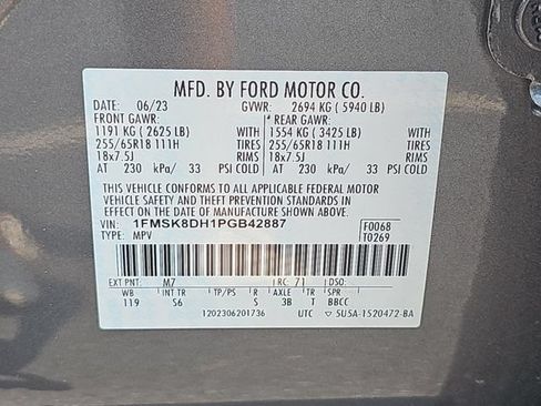 Used 2023 Ford Explorer XLT w/ Equipment Group 202A AWD/4WD image 38